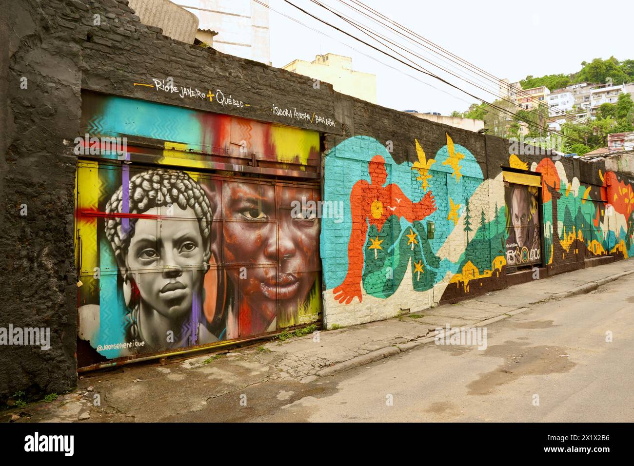 Helle und farbenfrohe Straßenkunst in Lapa nahe der Selaron Treppe. Stockfoto