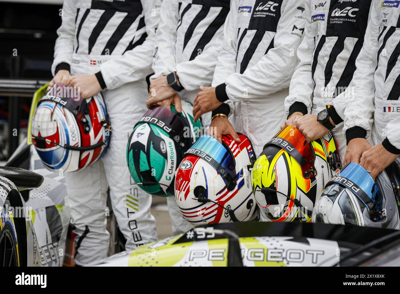 Ambiance Team peugeot während der 6 Stunden von Imola 2024, 2. Runde der FIA-Langstrecken-Weltmeisterschaft 2024, vom 18. Bis 21. April 2024 auf dem Autodromo Internazionale Enzo e Dino Ferrari in Imola Stockfoto