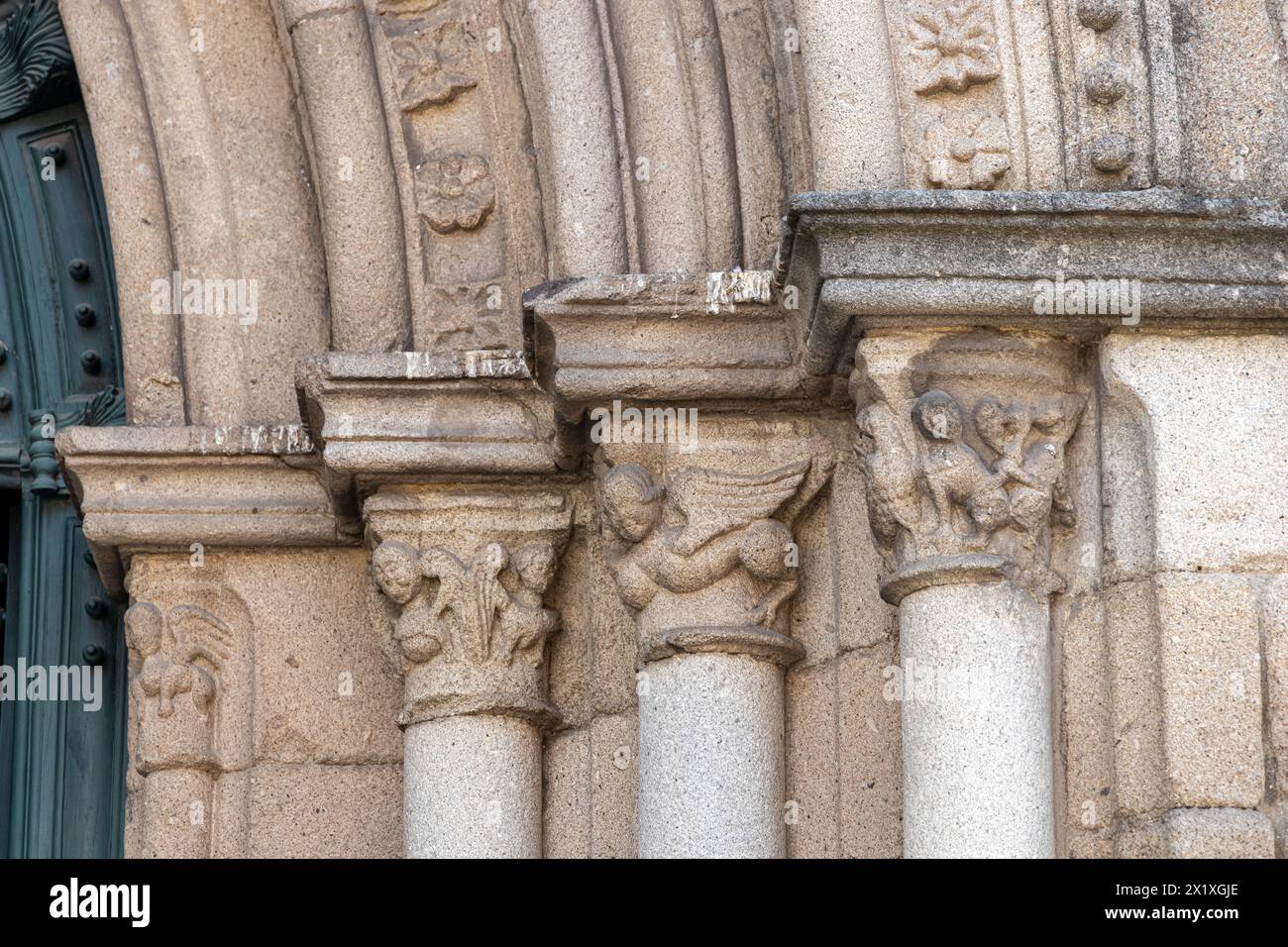 Guimaraes, Portugal. Details zur Fassade der Stiftskirche Nossa Senhora da Oliveira Stockfoto