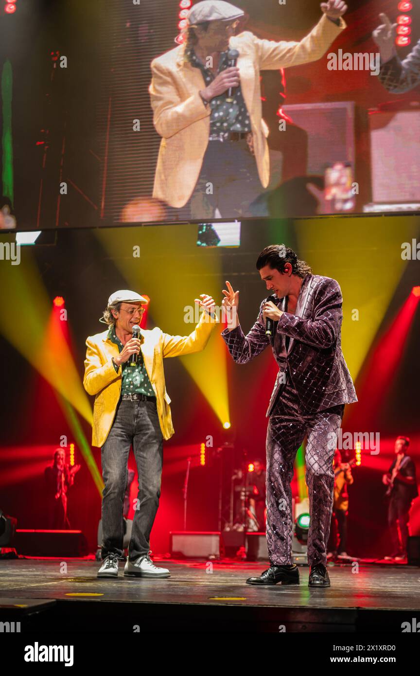 Tacho & Los Manolos treten live bei den MIN Independent Music Awards 2024 in Saragossa auf Stockfoto