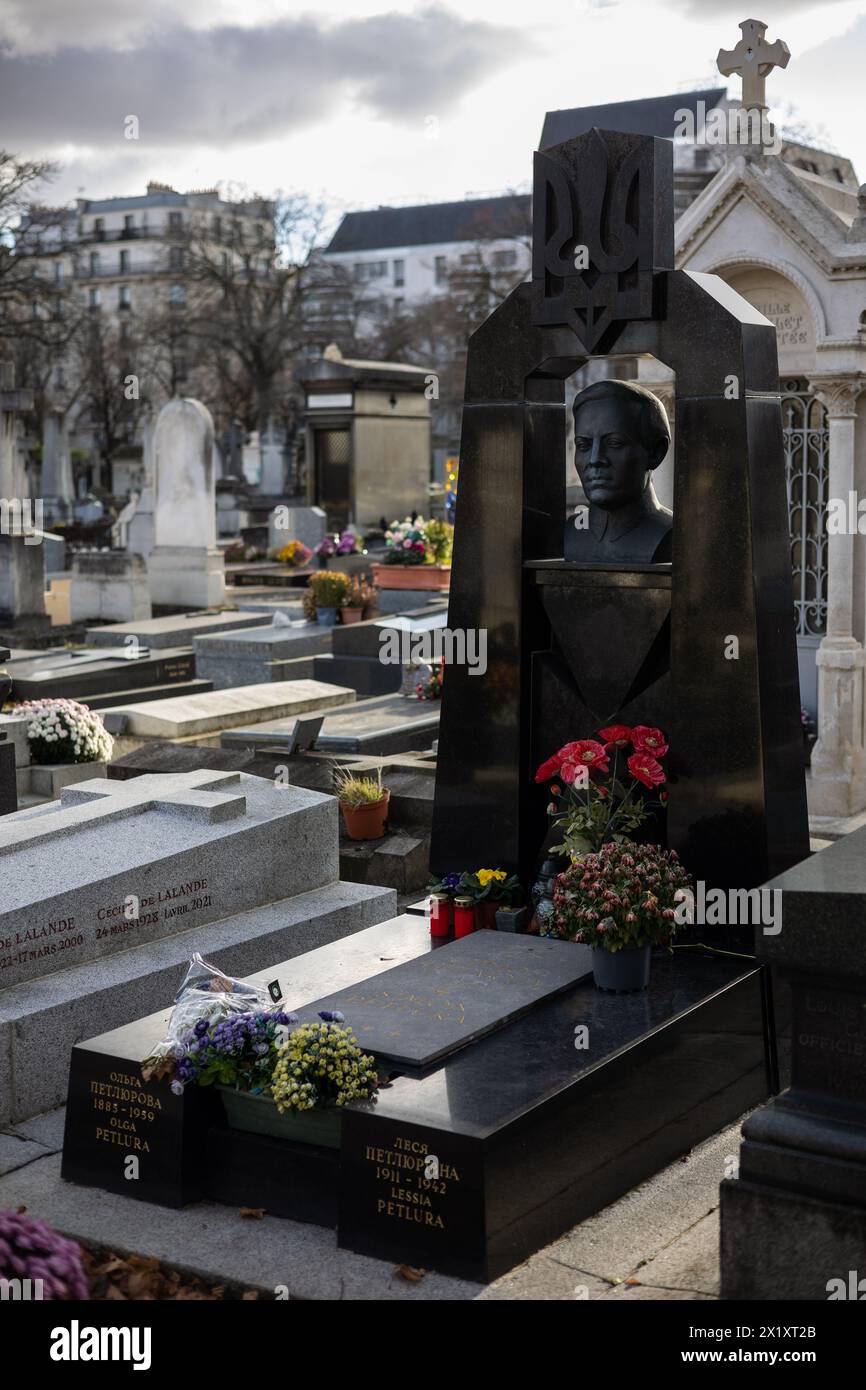 Ein Grab Symon Petliura auf dem Friedhof Montparnasse. Er war Oberbefehlshaber der ukrainischen Volksarmee und führte die ukrainische Volksrepublik d Stockfoto