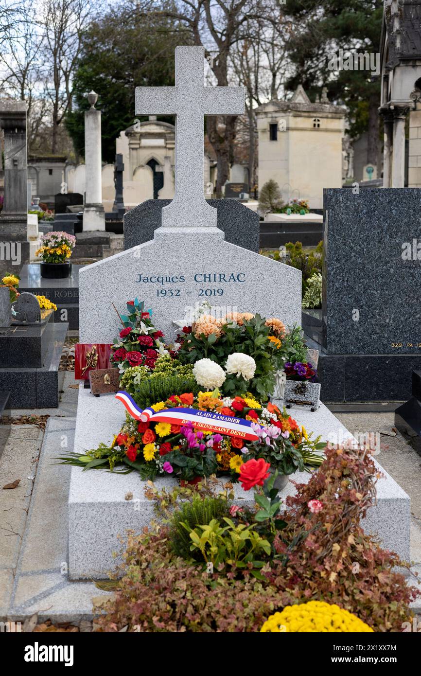 Ein Grab von Jacques Chirac auf dem Friedhof Montparnasse, Paris, Frankreich. Er gehörte einem französischen Politiker an, der als Präsident von Frankreich diente. Vorher war ein Prime Stockfoto