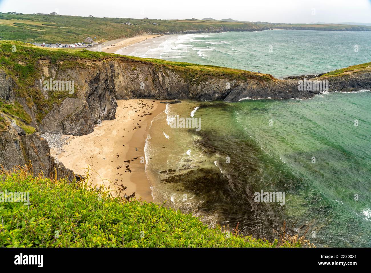 Der Strand an der Whitesands Bay in der Nähe von St. Davids, Wales, Großbritannien, Europa Stockfoto