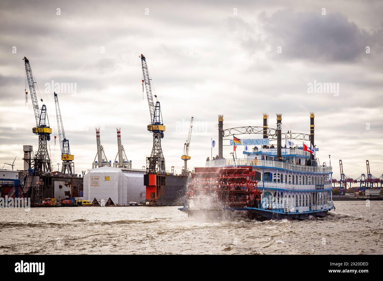 Raddampfer MS Louisiana Star im Hmaburger Hafen, Landungsbrücken, Hamburger Hafen, Deutschland Stockfoto