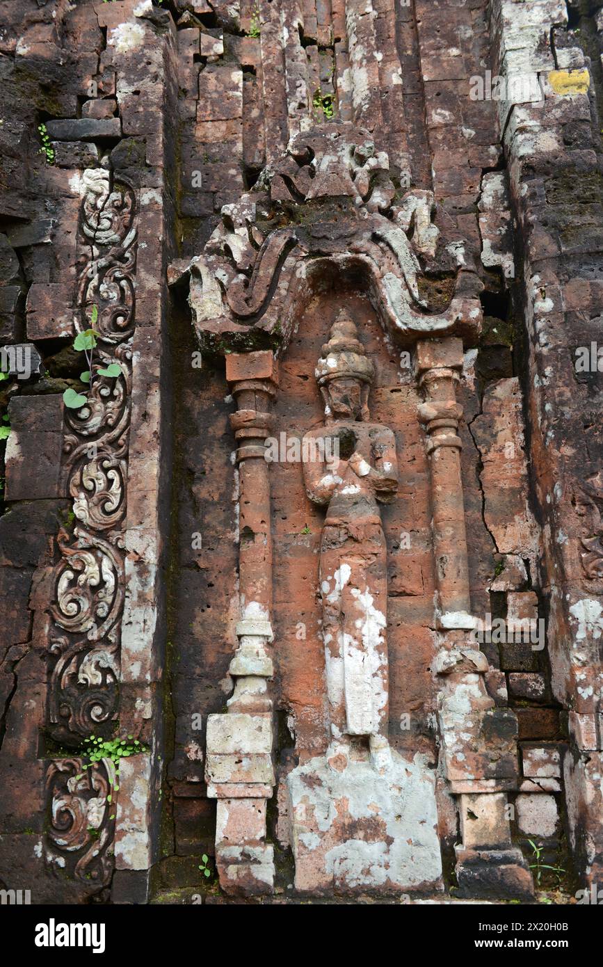 Antike Tempelruinen im archäologischen Park Mỹ Sơn in der Provinz Quảng Nam, Vietnam. Stockfoto