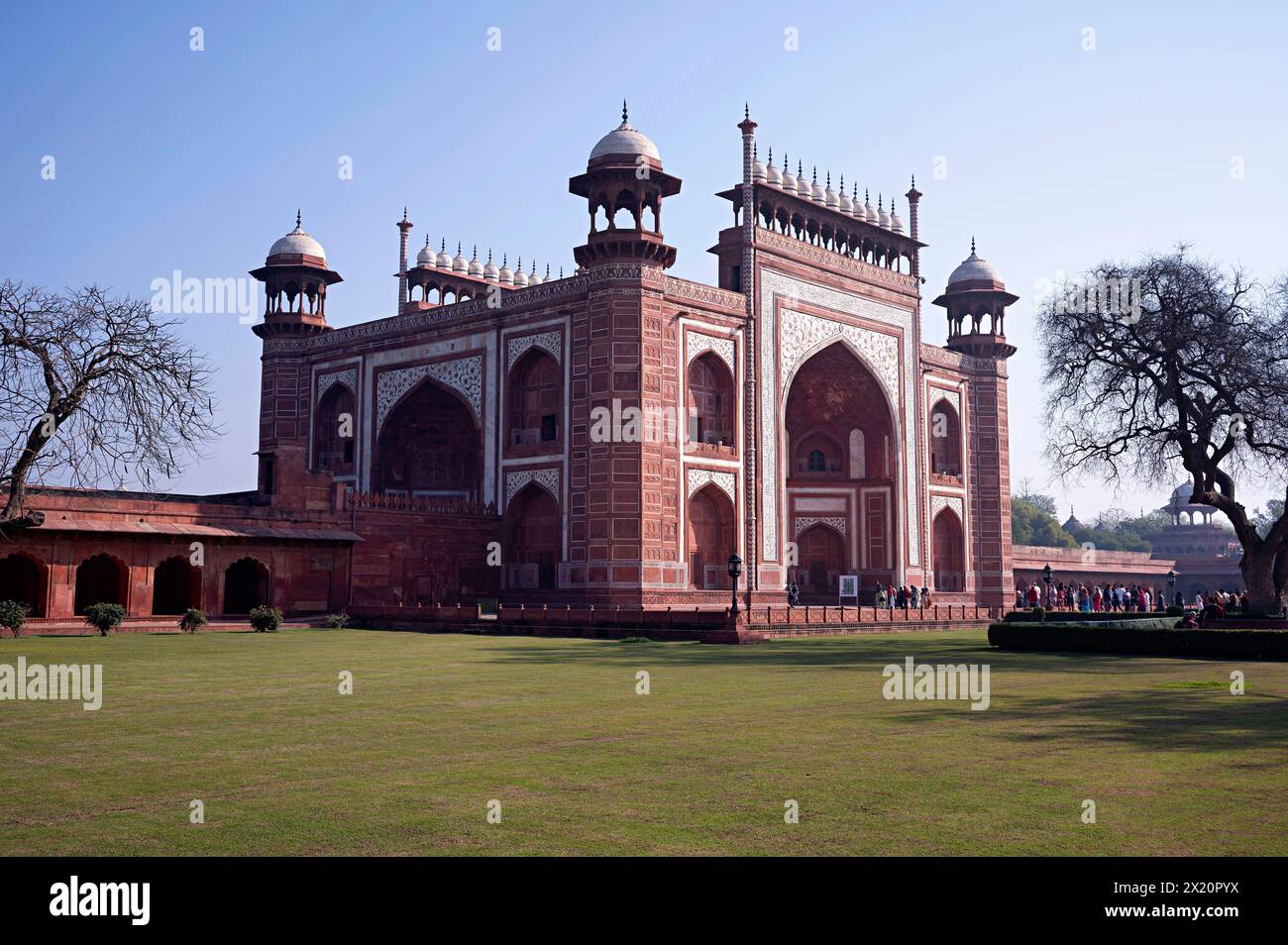 Darwaza-i-Rauza das Eingangstor des Taj Mahal Komplexes, Agra, Uttar Pradesh, Indien Stockfoto