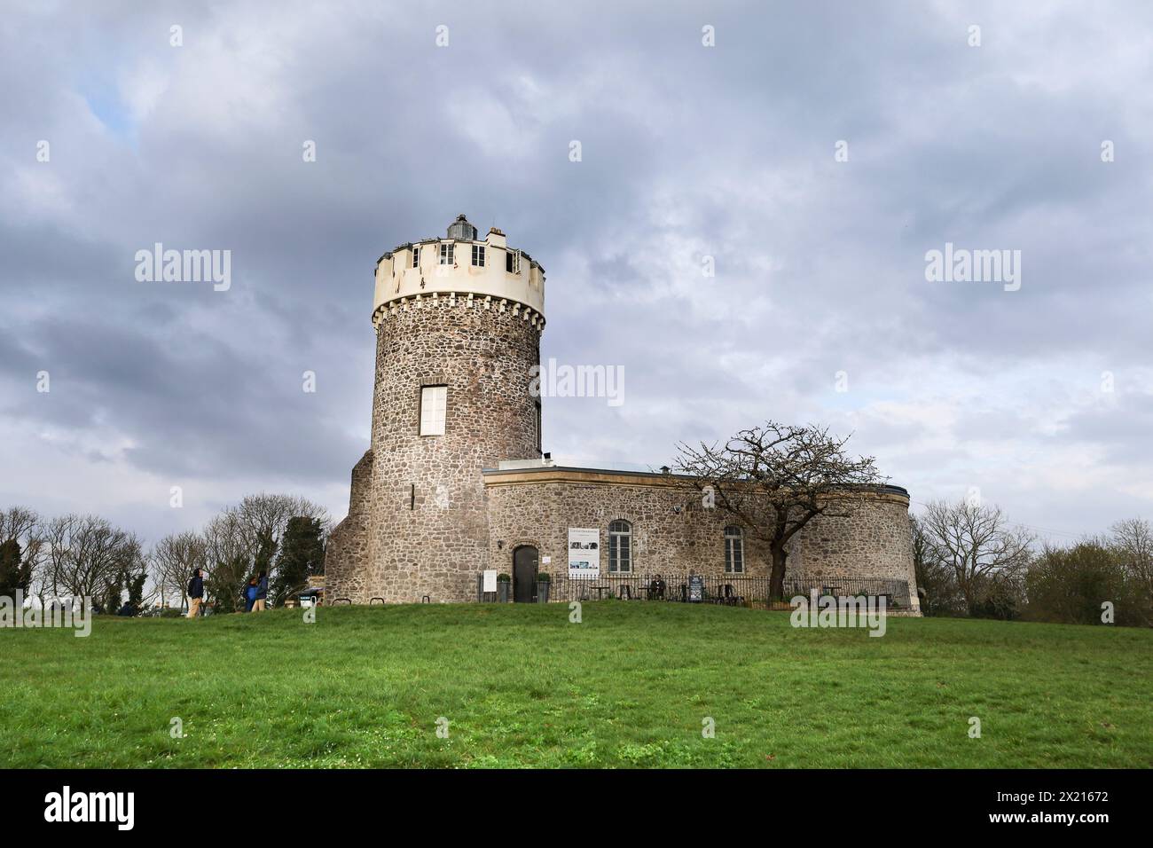 Bristol, England, 29. März 2024: Das Clifton Observatory neben der Hängebrücke in Bristol City Stockfoto