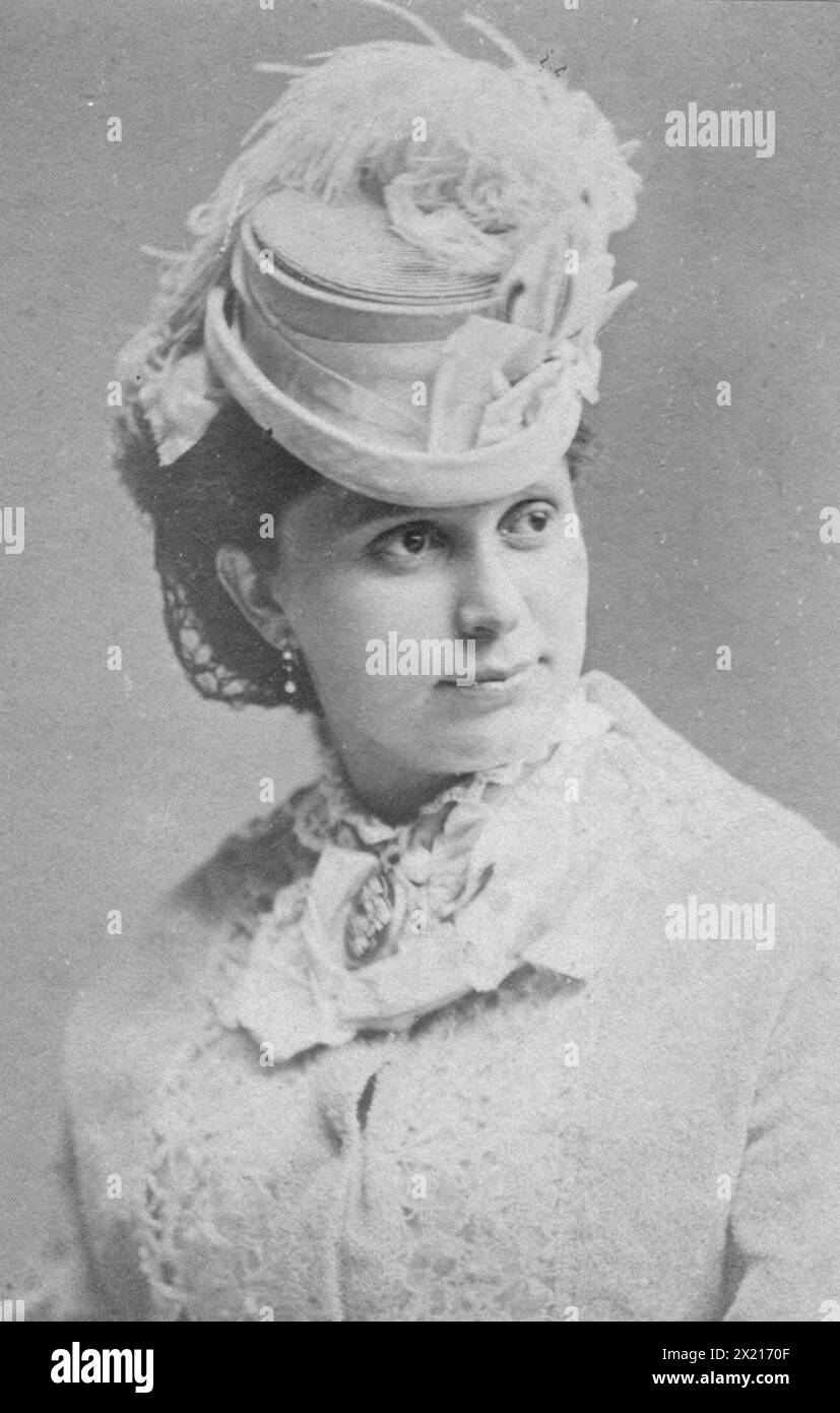 Menschen, Frauen, Porträt einer Frau, Carte-de-Visite von Joseph Albert, München, um 1870, ADDITIONAL-RIGHTS-CLEARANCE-INFO-NOT-AVAILABLE Stockfoto