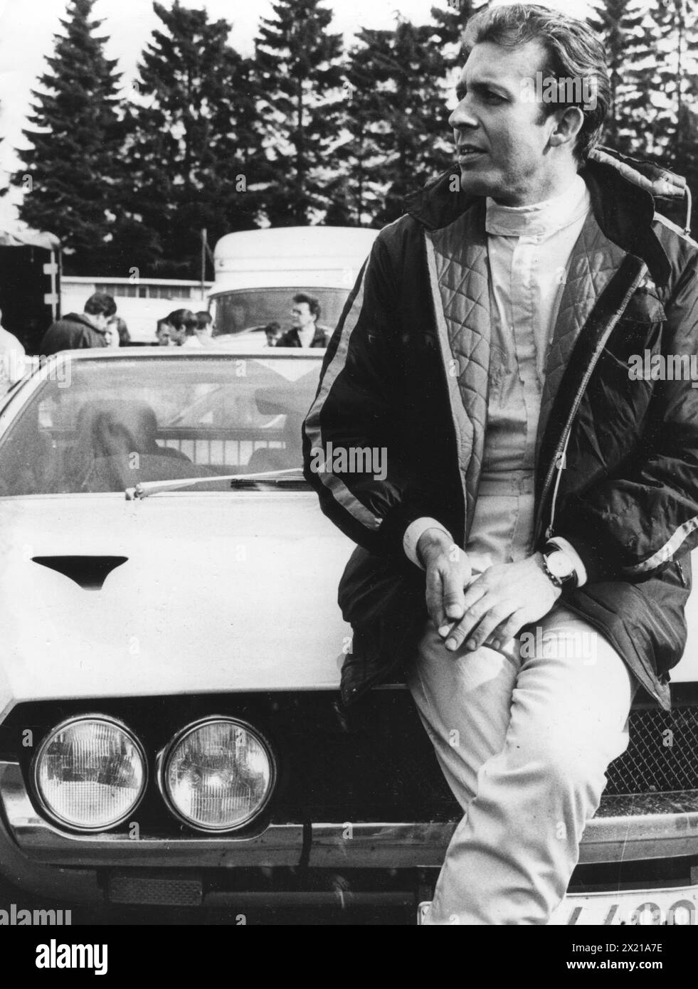 Stewart, John „Jackie“, * 6.11.1939, britischer Rennfahrer, lehnt sich an ein Auto, Deutschland, 1969, ADDITIONAL-RIGHTS-CLEARANCE-INFO-NOT-AVAILABLE Stockfoto