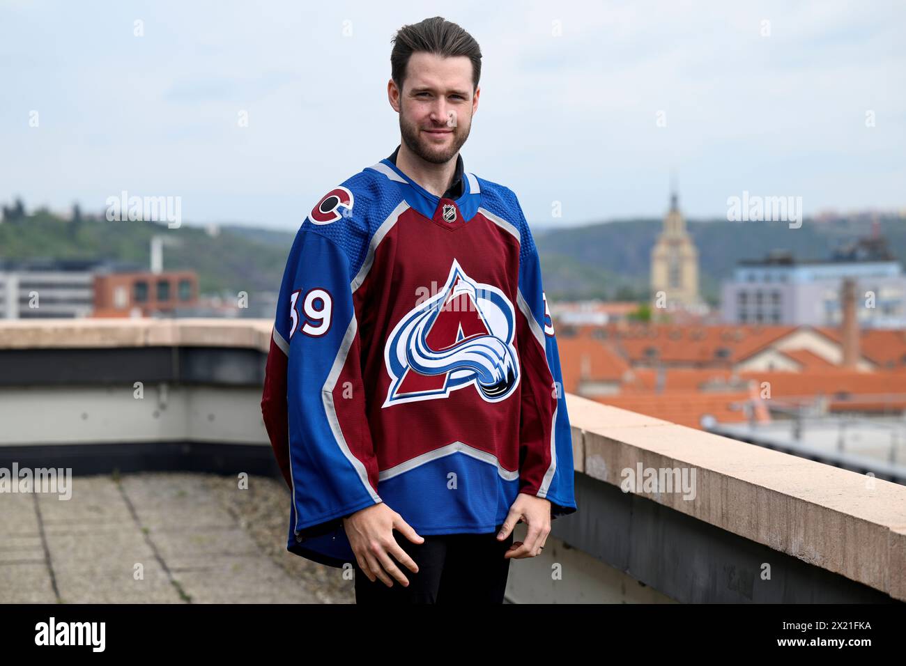 Prag, Tschechische Republik. April 2024. Der tschechische Eishockeytorhüter Pavel Francouz, der Stanley-Cup-Sieger 2022 mit Colorado, kündigte während der Pressekonferenz in Prag, Tschechien, am 19. April 2024 sein Ende mit 33 Jahren an. Quelle: Ondrej Deml/CTK Photo/Alamy Live News Stockfoto