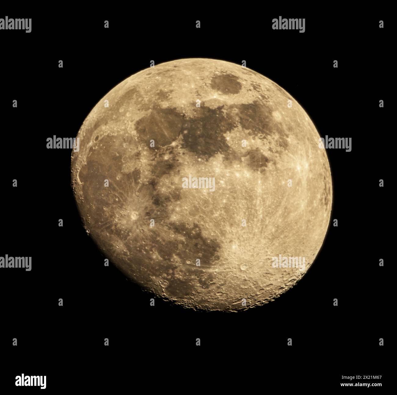Mond drei Tage vor Vollmond, Deutschland, Niedersachsen, Braunschweig Stockfoto