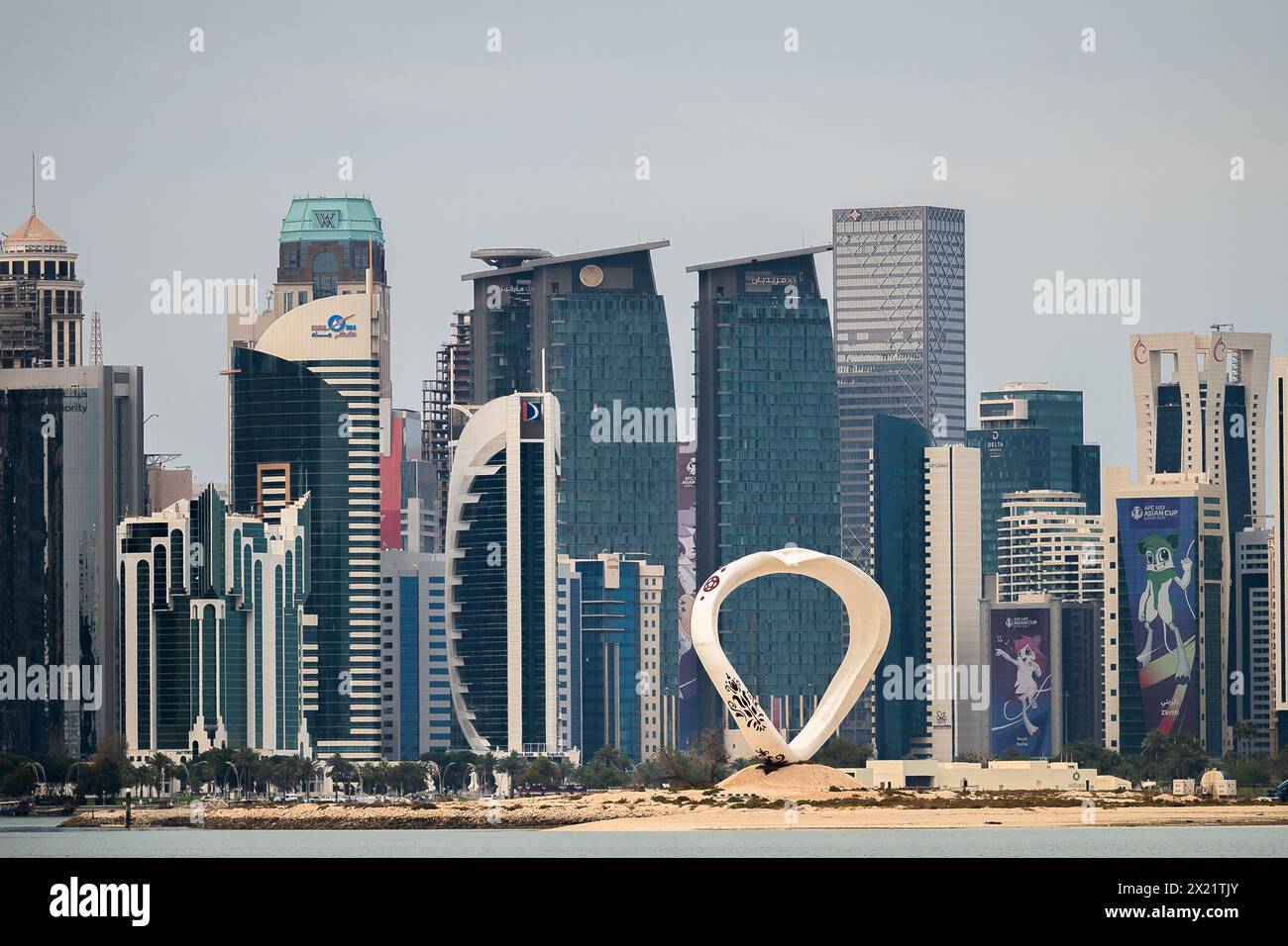 Skyline Doha am Nachmittag in Doha Corneach, Katar 10-04-2024 Stockfoto