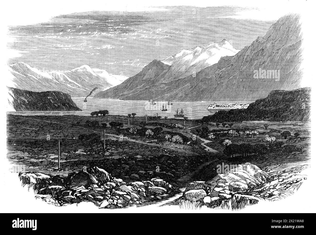 The Indo-European Telegraph: Elphinstone Inlet, Persischer Golf, mit Blick auf das Fort, 1865. Aus einer Skizze von Lieut. Hewett, kommandiert das Kanonenboot Clyde. "Die wichtigste Bedeutung der Arbeit lag in der Herstellung und Verlegung der enormen Masse von Kabeln, fast 1500 Meilen lang... der erste Abschnitt von Gwadur nach Mussendom, im Laufe des Monats wurde eine karge Landzunge am Eingang des Persischen Golfs fertiggestellt - eine Station wurde auf einer Insel in Elphinstone Inlet errichtet, lange Zeit der Ort des Piratenschiffes, das den Persischen Golf befallen ließ, bis er zum Ende des Krieges war Stockfoto