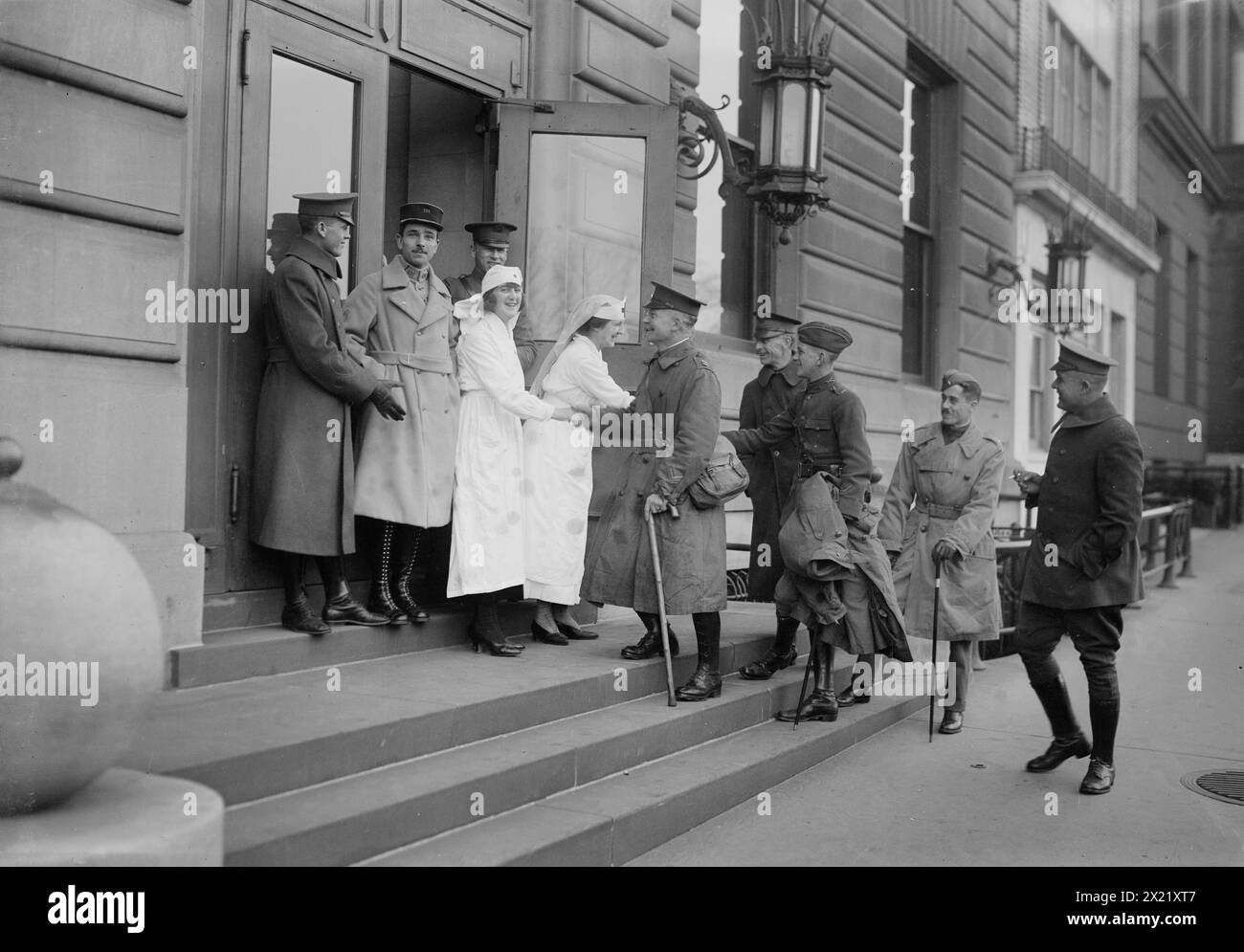 Willkommen im Lafayette House, zwischen 1918 und 1920. Lafayette House, ein Erholungsheim für Veteranen und Seeleute in der 112 West 59th Street (Central Park South), New York City. Sie wurde im Oktober 1918 im ehemaligen Haus des Deutschen Vereins eröffnet. Stockfoto