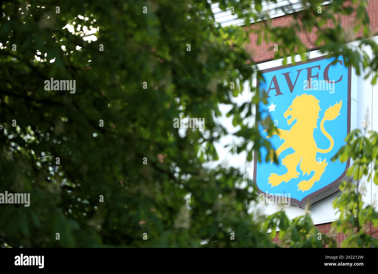 Aktenfoto vom 25.04.2023 aus Villa Park, Birmingham. Aston Villa trägt nun Englands schlanke Hoffnungen auf einen fünften Platz in der Champions-League in der nächsten Saison nur noch auf den Schultern, aber Deutschland hat im Rennen um den letzten verbleibenden Extraplatz den Griff gefestigt. Ausgabedatum: Freitag, 19. April 2024 Stockfoto