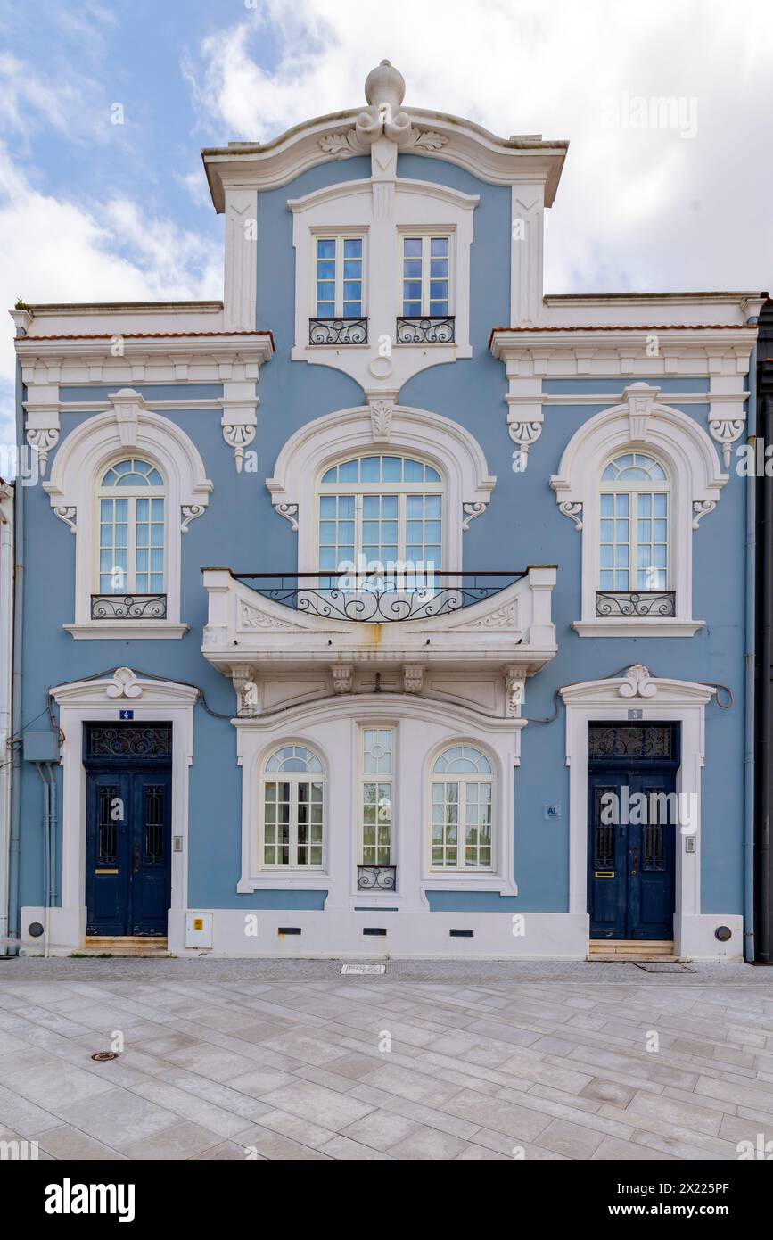 Casa Arte Nova do Rossio. Malerische und wunderschöne Kleinstadt Aveiro in Portugal. Eine berühmte portugiesische Stadt, die für ihren Fluss und ihre Kanäle bekannt ist. Aveiro ist der Stockfoto