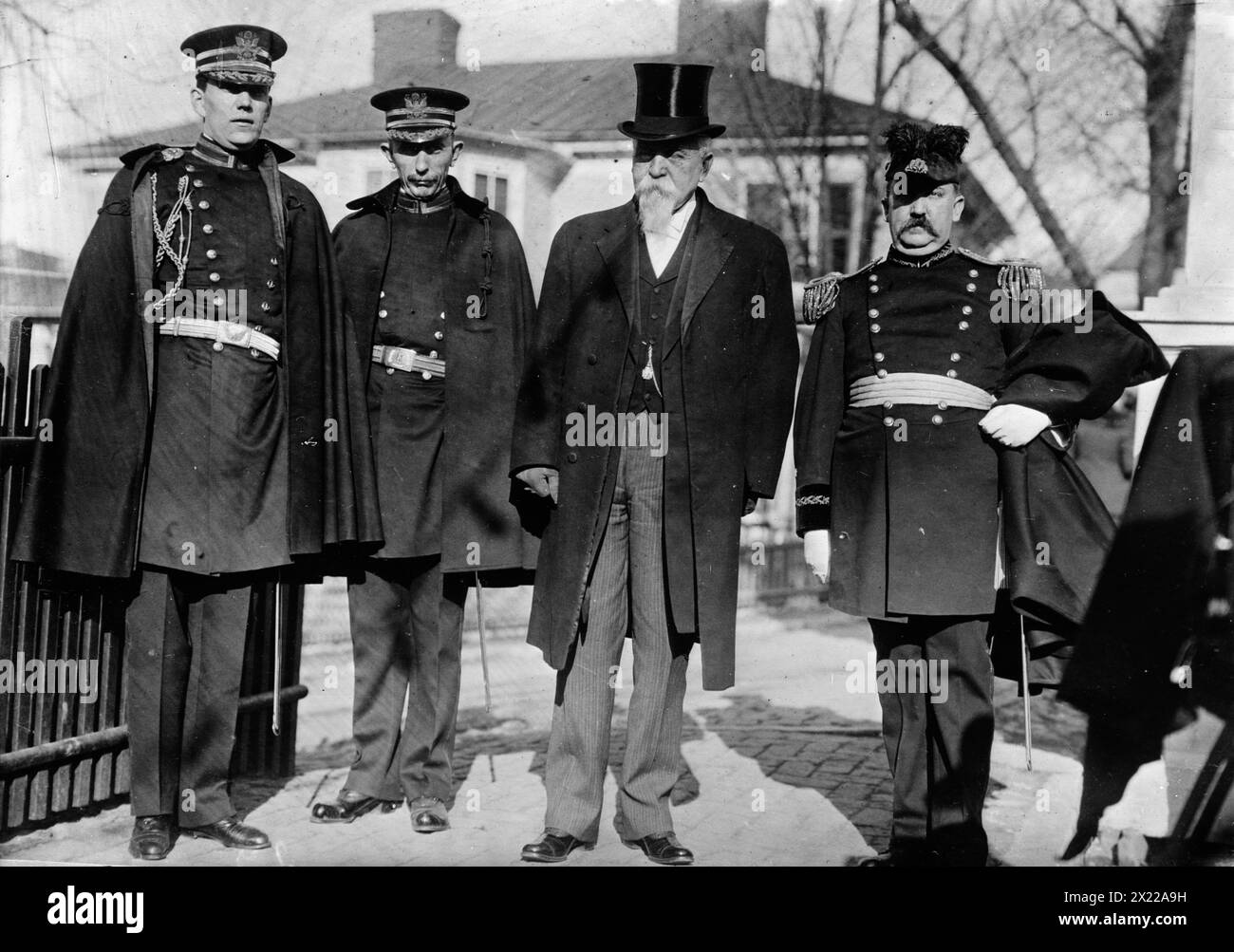 Gouverneur Mann &amp; Stab, zwischen 1910 und 1915. Gouverneur von Virginia und ehemaliger konföderierter Soldat. Stockfoto