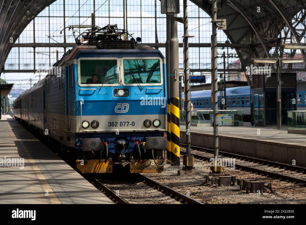 Prag, Tschechische Republik - 16. Juni 2018: Die ČD-Klasse 362 (alias: Fast Ace) im Besitz von České dráhy, die am Prager Hauptbahnhof ankommt. Stockfoto