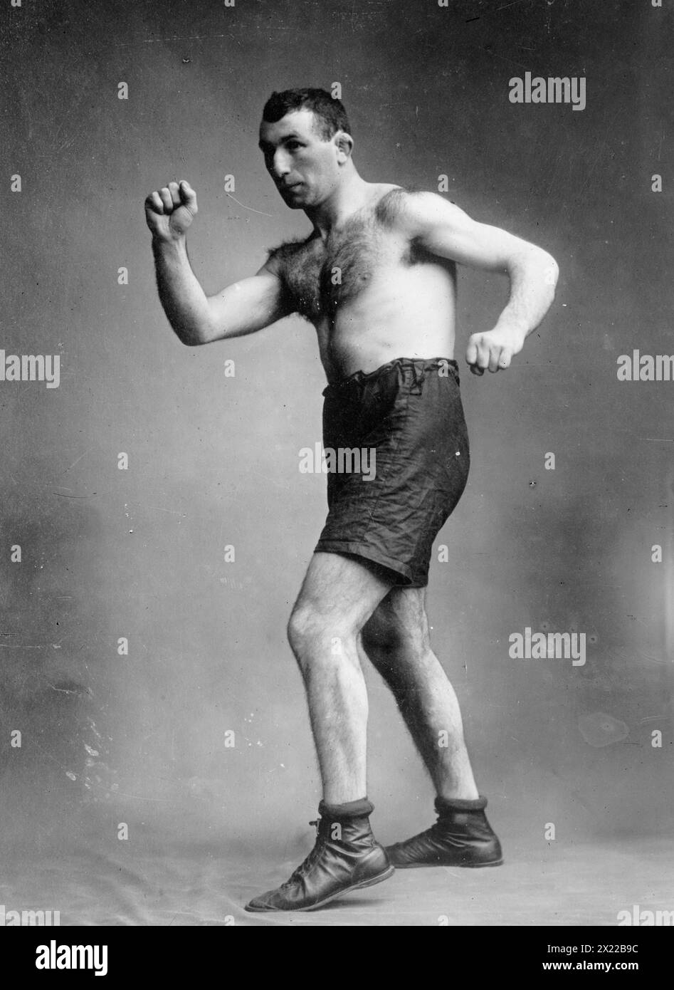 Matt Wells, zwischen 1910 und 1915. Zeigt den Weltergewicht-Boxer Matthew „Matt“ Wells (1886-1953). Stockfoto