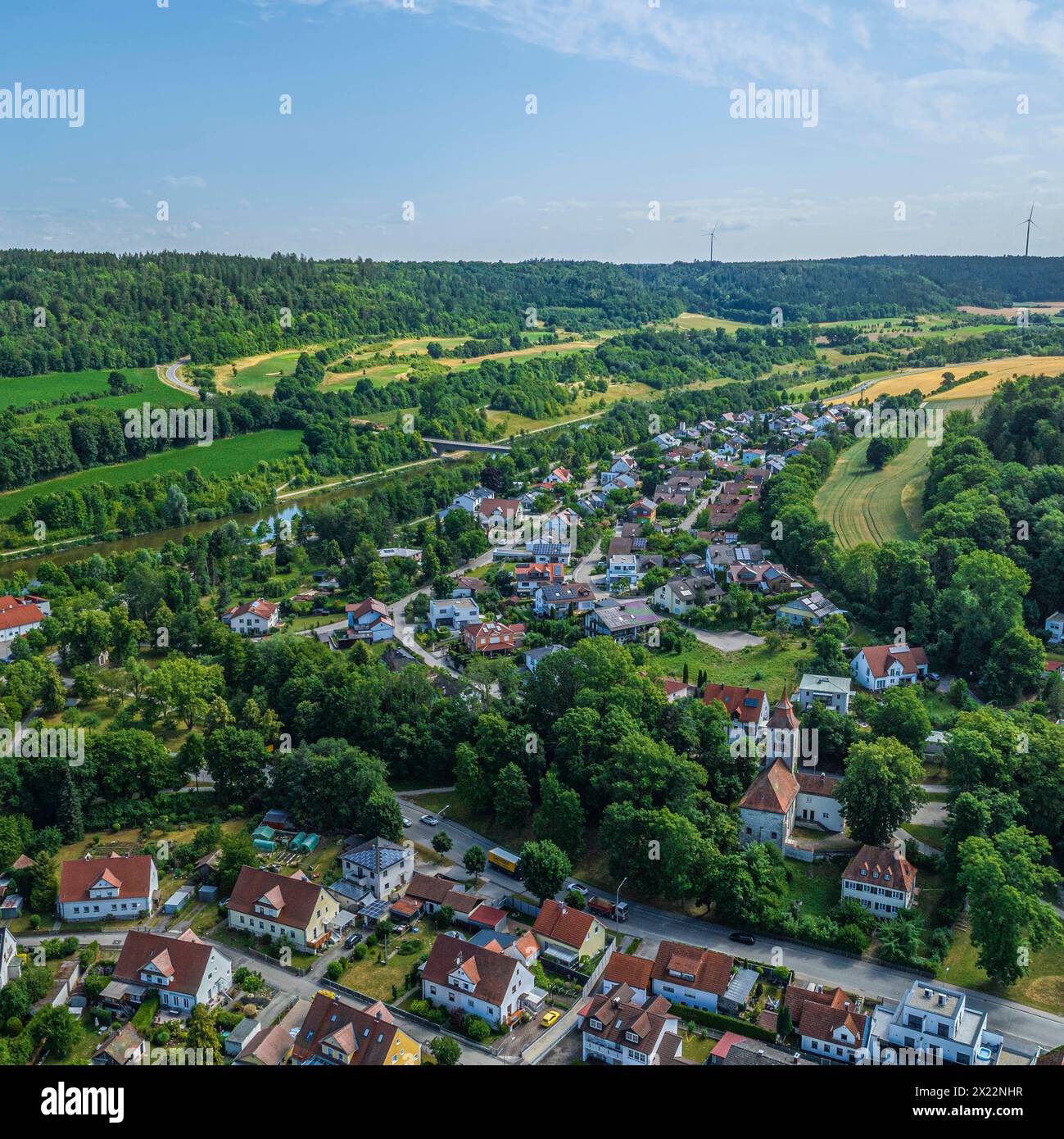 Der Erholungsort Beilngries im Landkreis Eichstätt im Luftbild Blick über die sehenswerte Stadt Beilngries im Naturpark Altmü Beilngries Sulzpark Baye Stockfoto