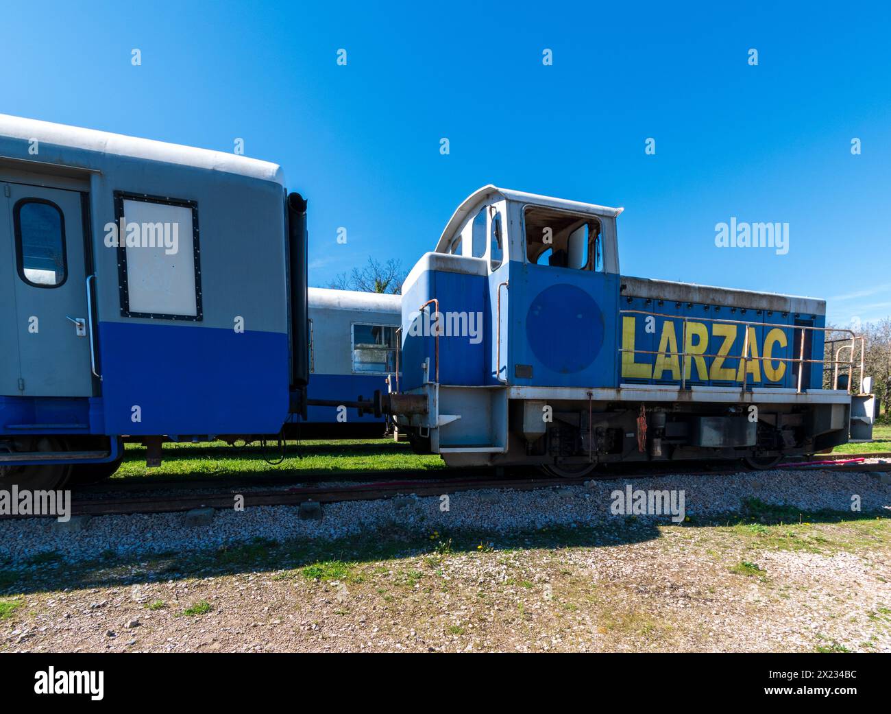 Sainte-Eulalie-de-Cernon, Frankreich - 04 15 2024 : der Touristenzug Larzac Stockfoto