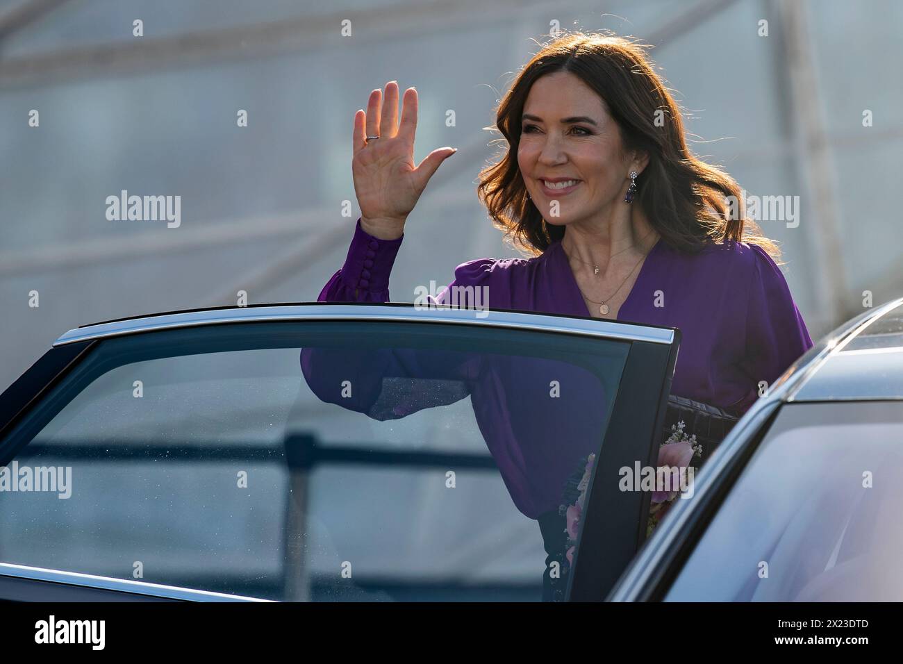 Königin Mary, nachdem sie am 50. Jahrestag der Universität Aalborg am Freitag, den 19. April 2024 im Haus der Musik in Aalborg teilgenommen hatte. (Foto: René Schütze/Scanpix 2024) Stockfoto