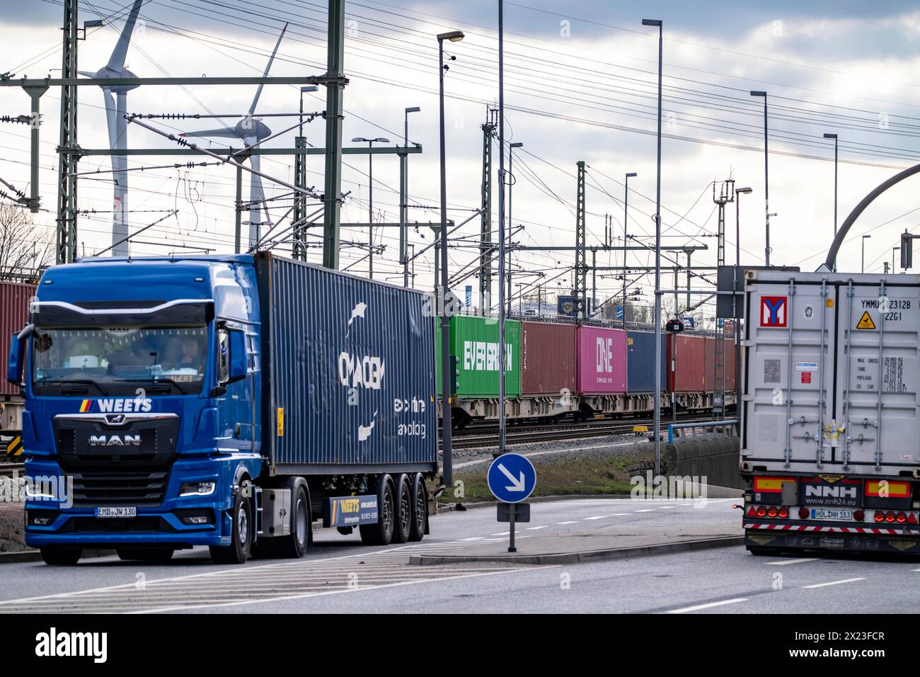 Hafen Hamburg, Containerumschlag, Bahnstrecke am Containerterminal Burchardkai, Transport per Bahn und Straße, vom und zum Hafen Hamburg G Stockfoto