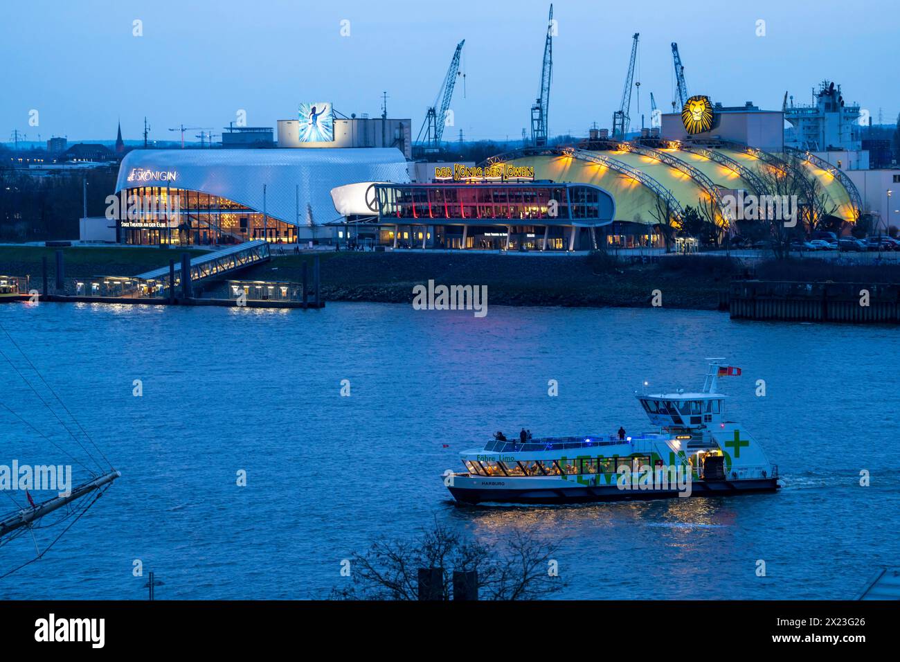 Musical Theater im Hafen Hamburg, der König der Löwen und die Eiskönigin, Hamburg, Deutschland, Stockfoto