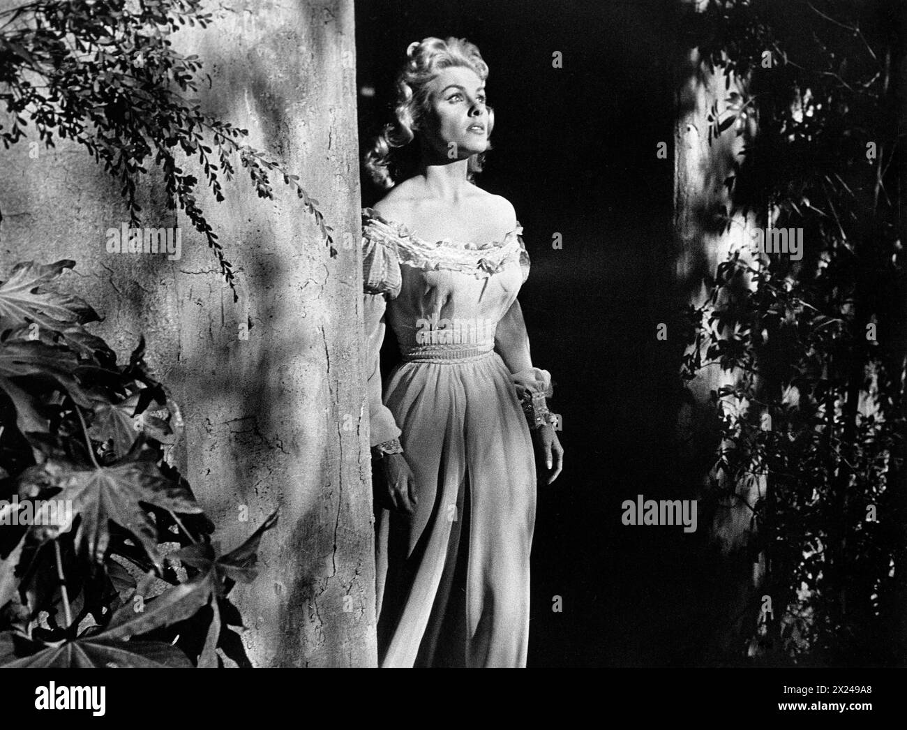 Kathleen Crowley, am Set des Films „Fluch der Untoten“, Universal Pictures, 1959 Stockfoto