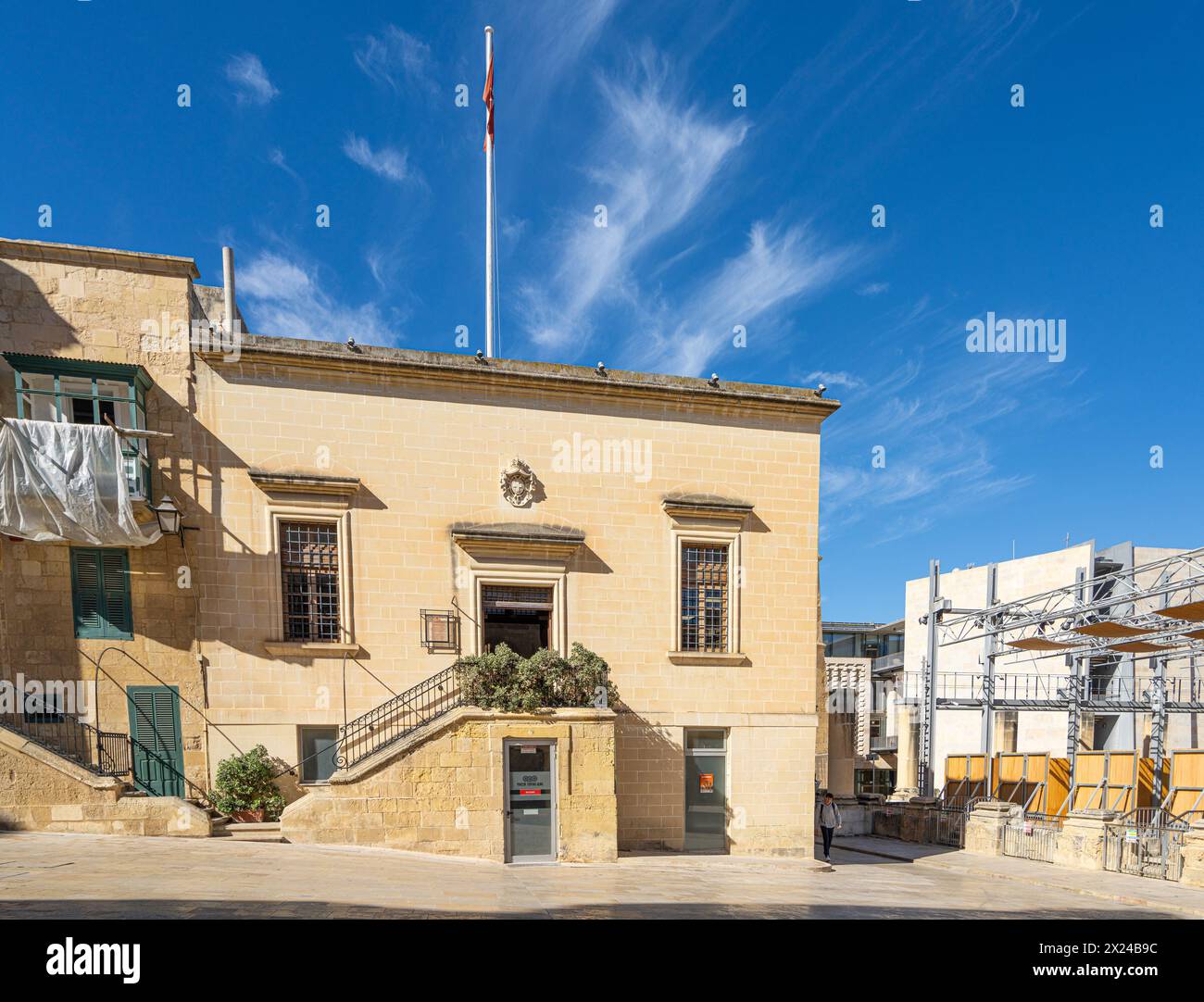 Valletta, Malta, 4. April 2024. Außenansicht des Hauptsitzes der maltesischen Vereinigung des Malteserordens im Stadtzentrum Stockfoto