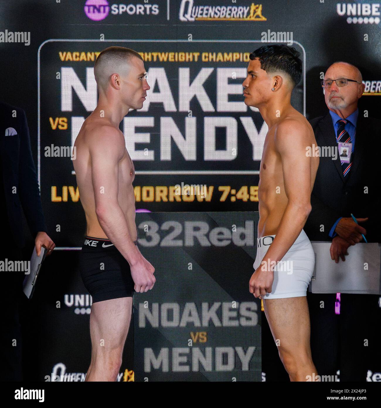 LONDON, VEREINIGTES KÖNIGREICH. April 2024. Andrew Cain (links) und Darwin Martinez (rechts) während der Queensberry Show Noakes vs Mendy Official Weight-in im Hyatt Hotel, Stratford am Freitag, den 19. April 2024 in LONDON, ENGLAND. Quelle: Taka G Wu/Alamy Live News Stockfoto