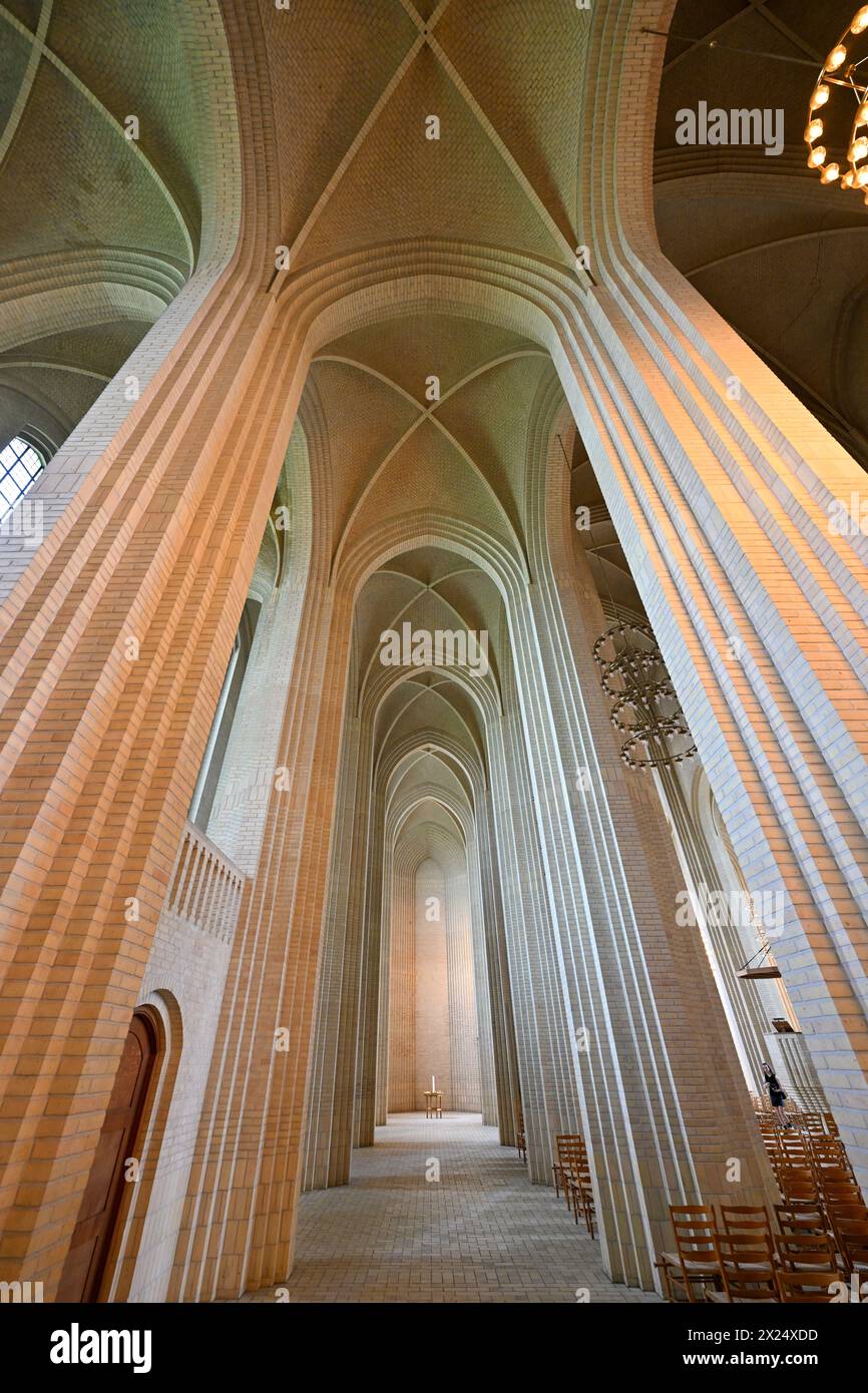 Kopenhagen, Dänemark – 16. Juli 2023: Grundtvig-Kirche im Stadtteil Bispebjerg in Kopenhagen, Dänemark. Es ist ein seltenes Beispiel für Expressionis Stockfoto