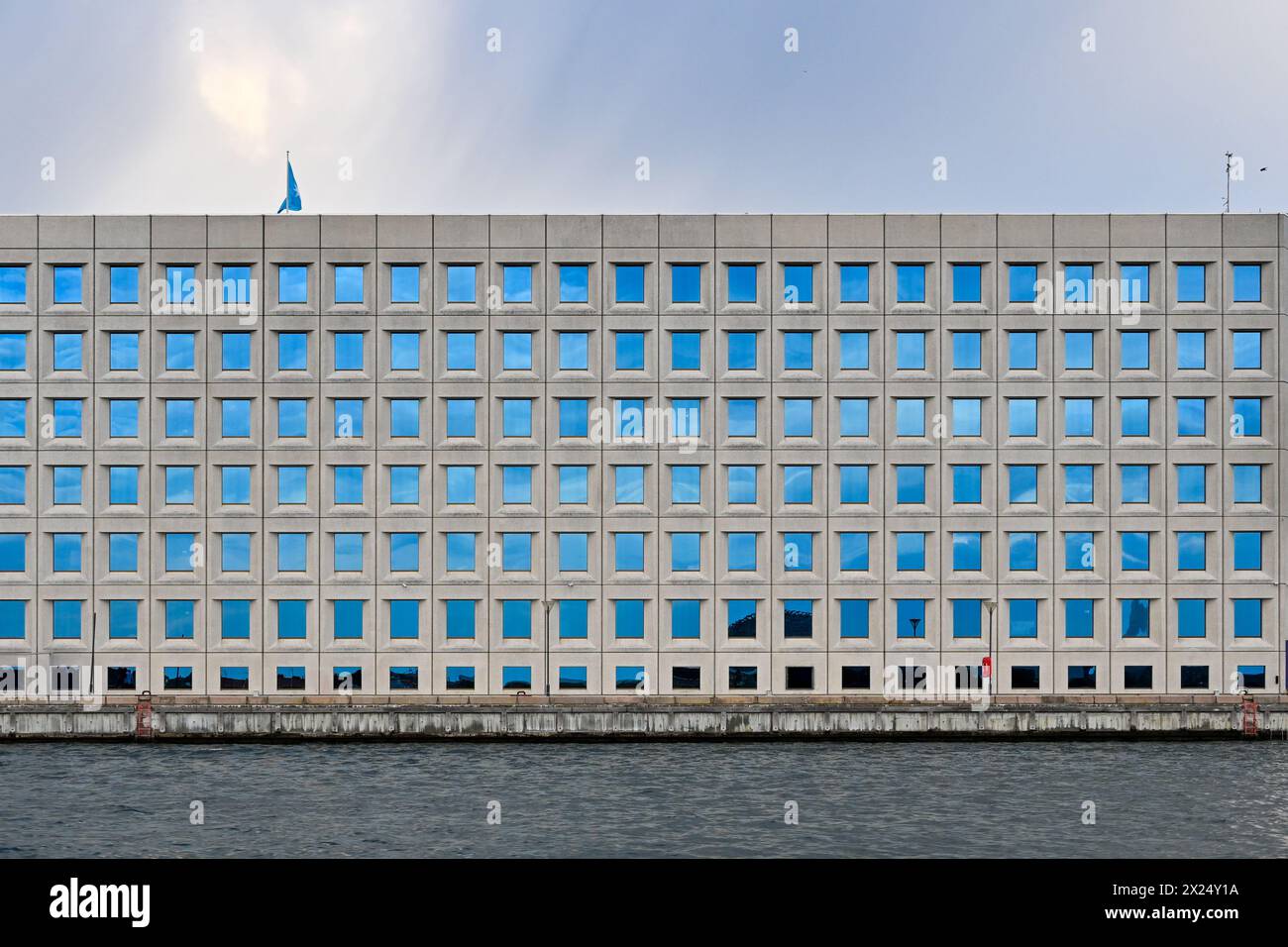 Kopenhagen, Dänemark - 15. Juli 2023: Hauptsitz der Maersk Group. Dänischer Unternehmenskonglomerat in den Bereichen Transport, Logistik, Energie und Containerschiffern Stockfoto