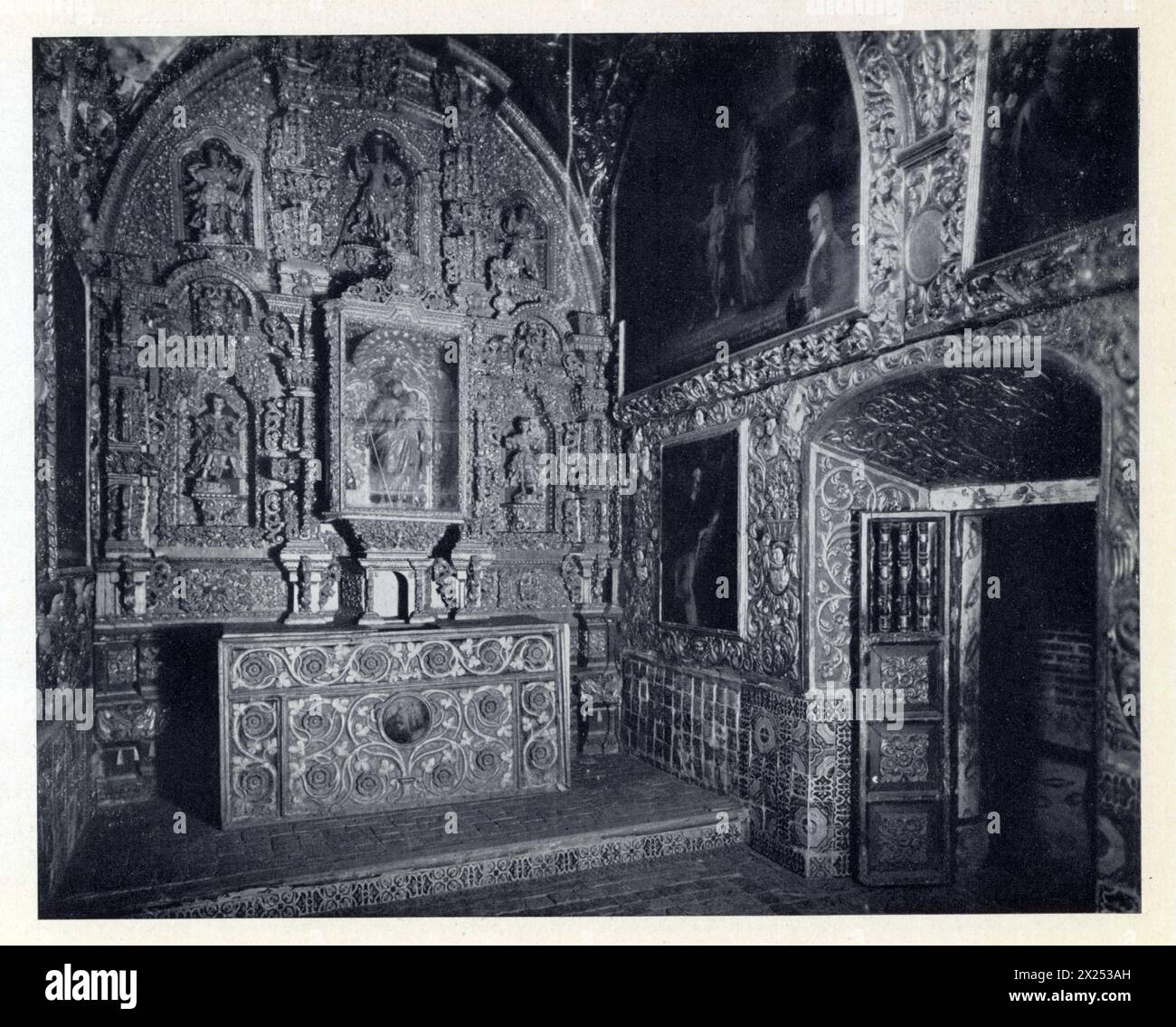 Retabel de la Chapelle Le reliquaire de Saint-Joseph. Ancien Couvent de Tepotzotlan. XVIIIe Siècle. Barocke Einrichtung doré et décoré de Statue Stockfoto