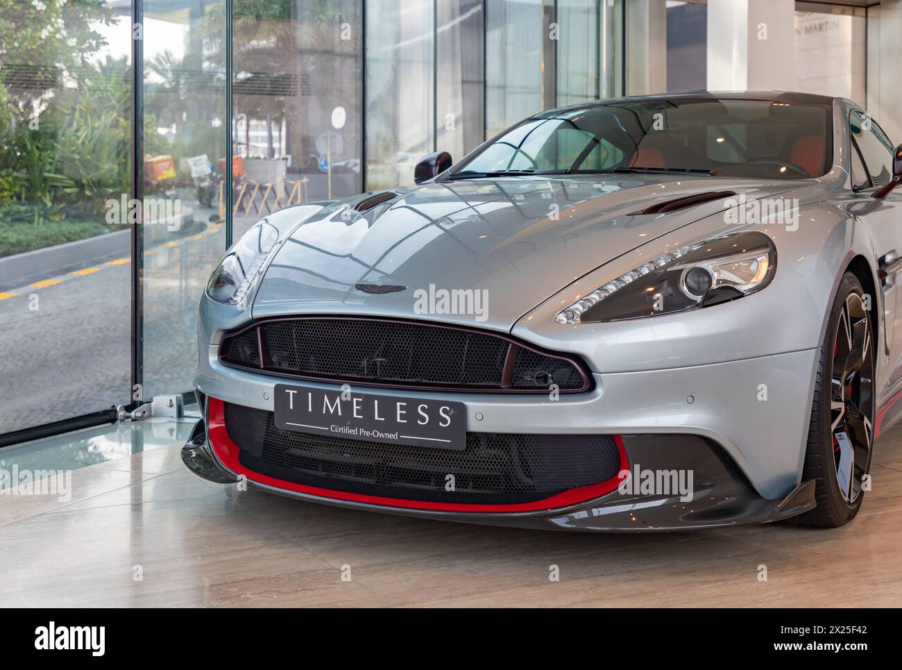 Ein Bild eines silbernen Aston Martin Vanquish S. Stockfoto