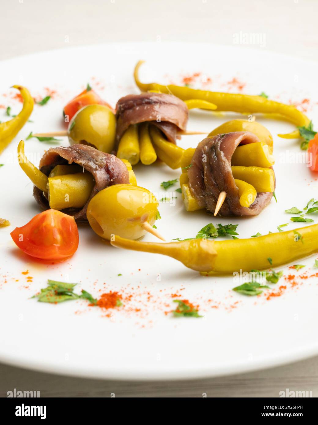 Gilda ist ein traditioneller Pincho oder Tapa aus dem Baskenland, der ...