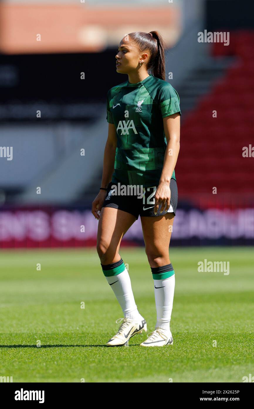 Ashton Gate Stadium, Bristol, Großbritannien. April 2024. Taylor Hinds (12 Liverpool) wärmt sich während des FA Womens Super League Spiels zwischen Bristol City und Liverpool FC in Ashton Gate (Promediapix/SPP) auf. /Alamy Live News Stockfoto