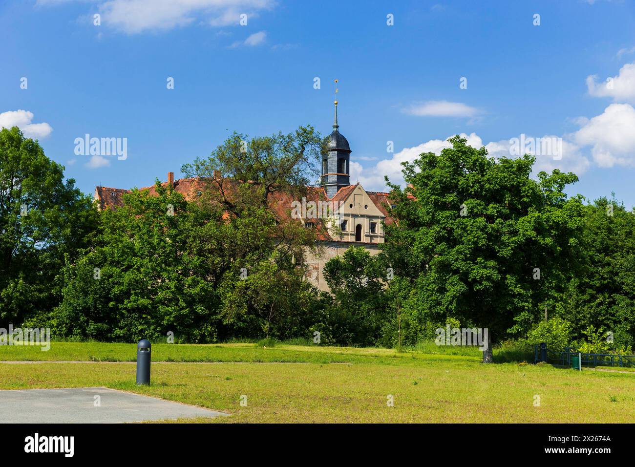 Schloss Mühlberg Mühlberg/Elbe ist eine an der Elbe gelegene Stadt im südbrandenburgischen Landkreis Elbe Elster. Mühlberg Brandenburg Deutschland *** Schloss Mühlberg Mühlberg Elbe ist eine Stadt an der Elbe im südbrandenburgischen Landkreis Elster Mühlberg Brandenburg Stockfoto