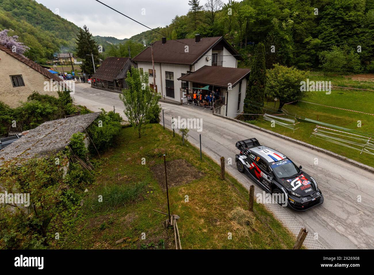 Zagreb, Kroatien. April 2024. SMEROVISCE, KROATIEN - 20. APRIL: Sebastien Ogier (Frankreich) und Vincent Landais (Frankreich) vom Toyota Gazoo Racing WRT Team im Toyota GR Yaris Rally1 Hybrid während des dritten Tages am 20. April 2024 in Krasic - Sosice, Kroatien. Foto: Igor Kralj/Pixsell Credit: Pixsell/Alamy Live News Stockfoto