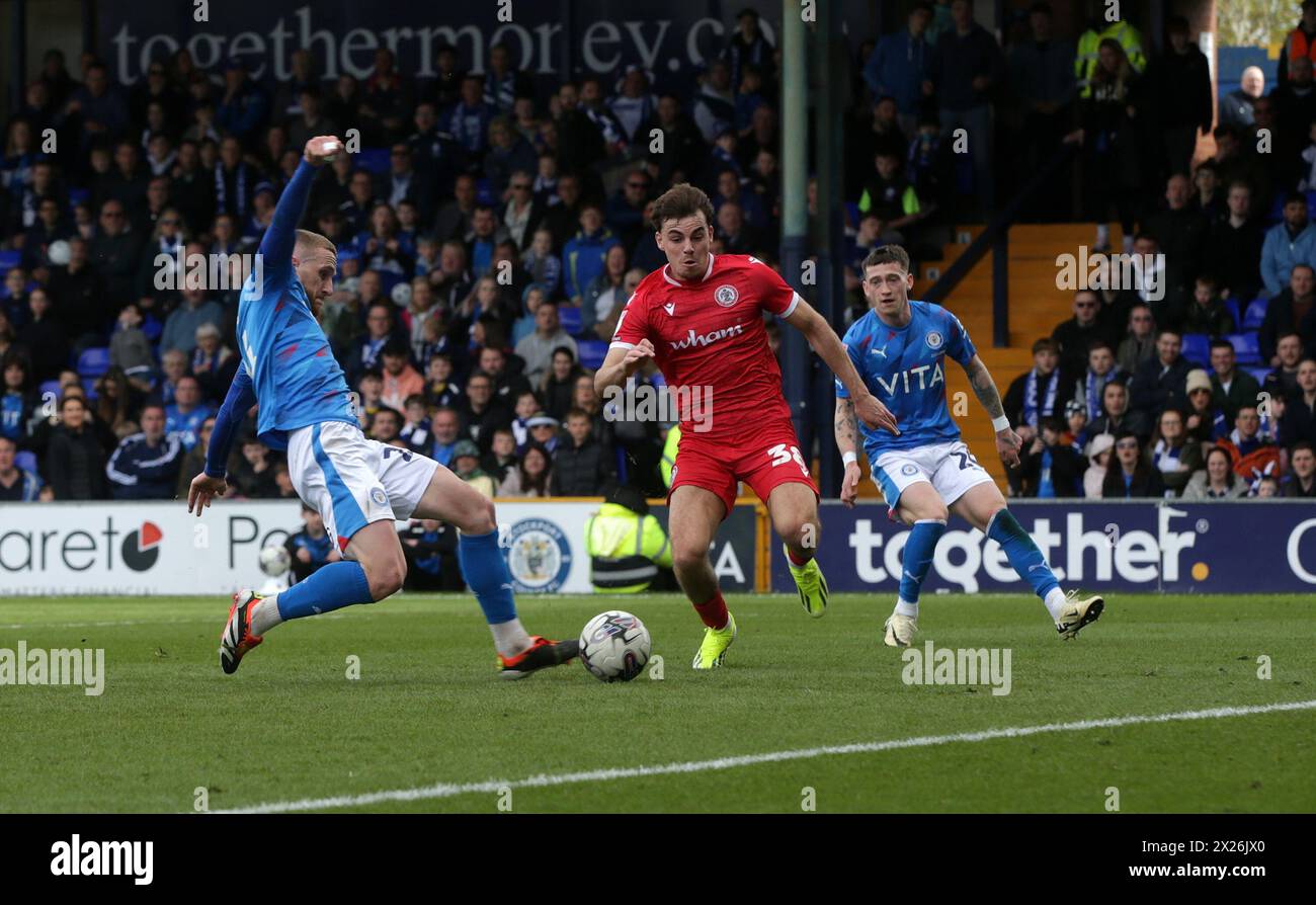 Connor Lemonheigh Evans von Stockport County traf im Duell der Sky Bet League Two in Edgeley Park, Stockport, gegen Accrington Stanley. Bilddatum: Samstag, 20. April 2024. Stockfoto