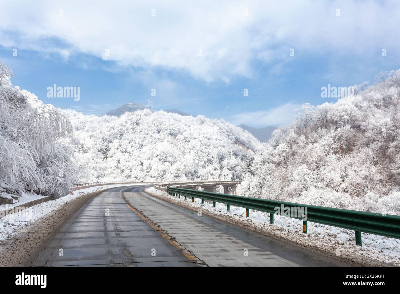 Shaanxi Qinling Snow Highway Stockfoto