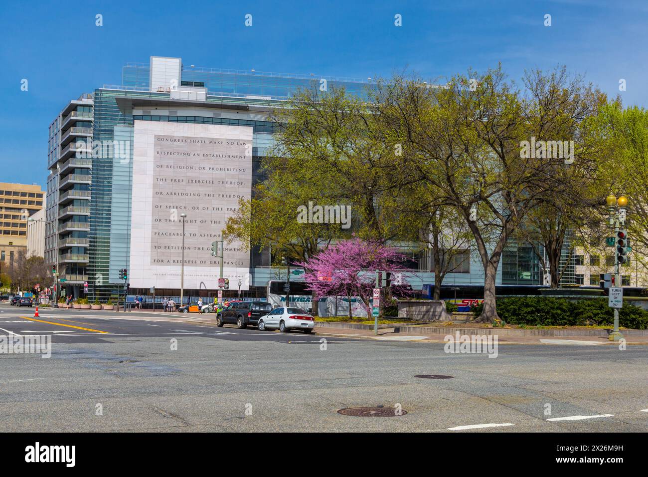Washington, D.C. das Newseum, Museum of News and Journalism. Geschlossen Am 31. Dezember 2019. Jetzt die Johns Hopkins School of Advanced International Studies Stockfoto
