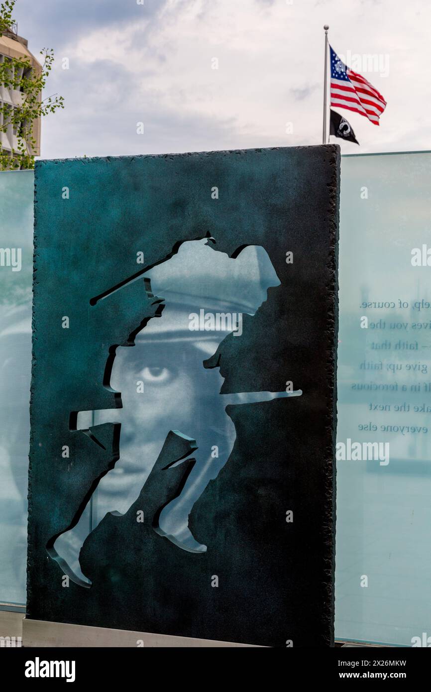 Washington, D.C., USA.  Amerikanische Veteranen für Leben Memorial deaktiviert.  Infanterist Silhouette und Foto. Stockfoto