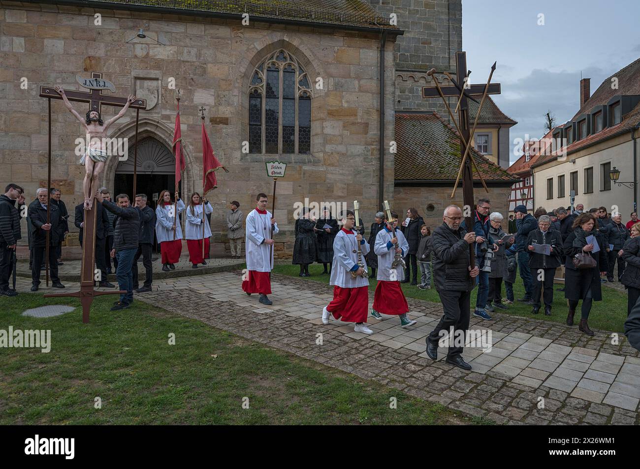 Historischer Karfreitagszug für 350 Jahre mit lebensgroßen Holzschnitzereien aus dem 18. Jahrhundert, Neunkirchen am Brand, Mittelfranken Stockfoto