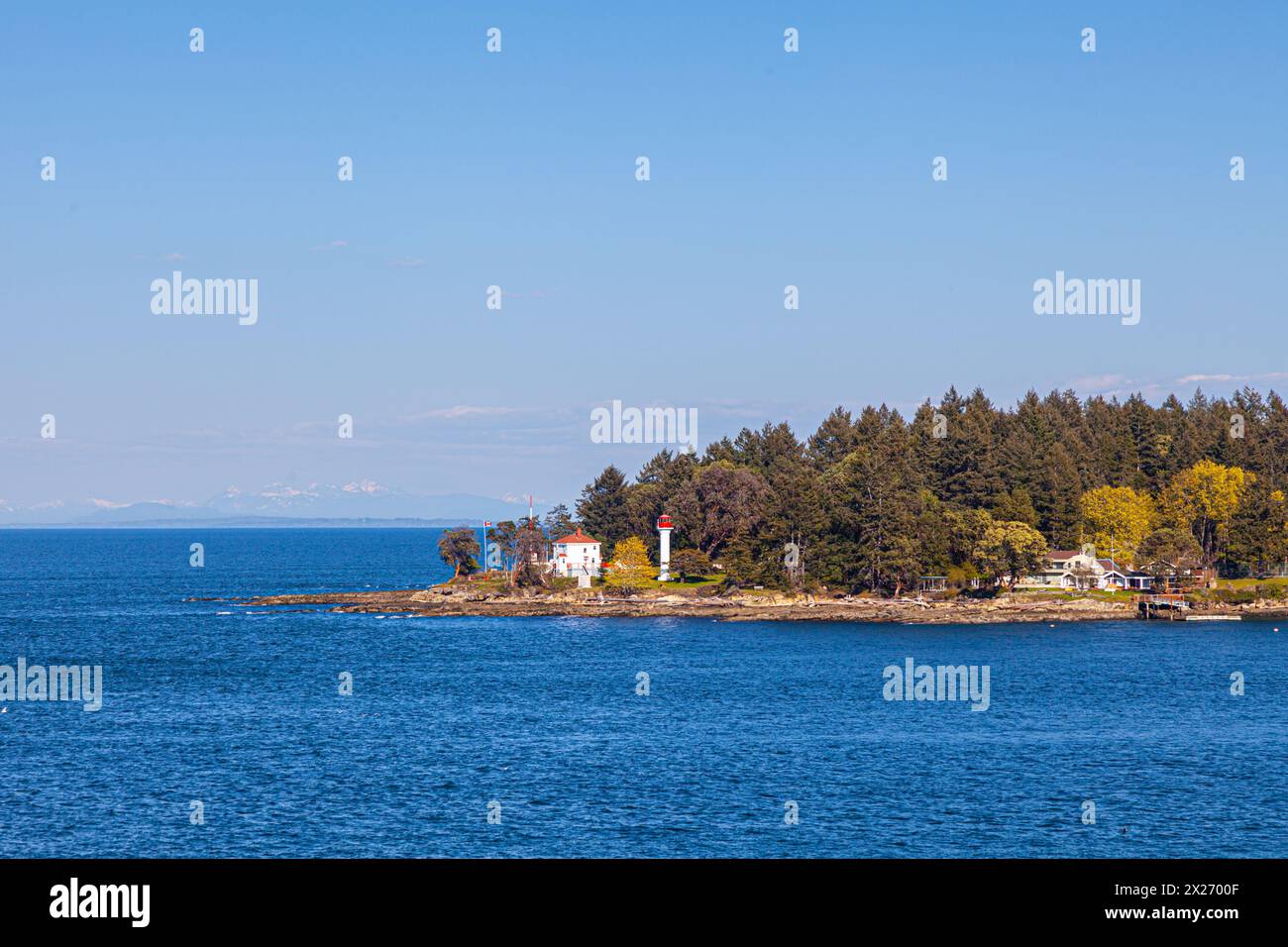 Der Active Pass Lighthouse am Nordufer von Mayne Island in British Columbia Kanada Stockfoto