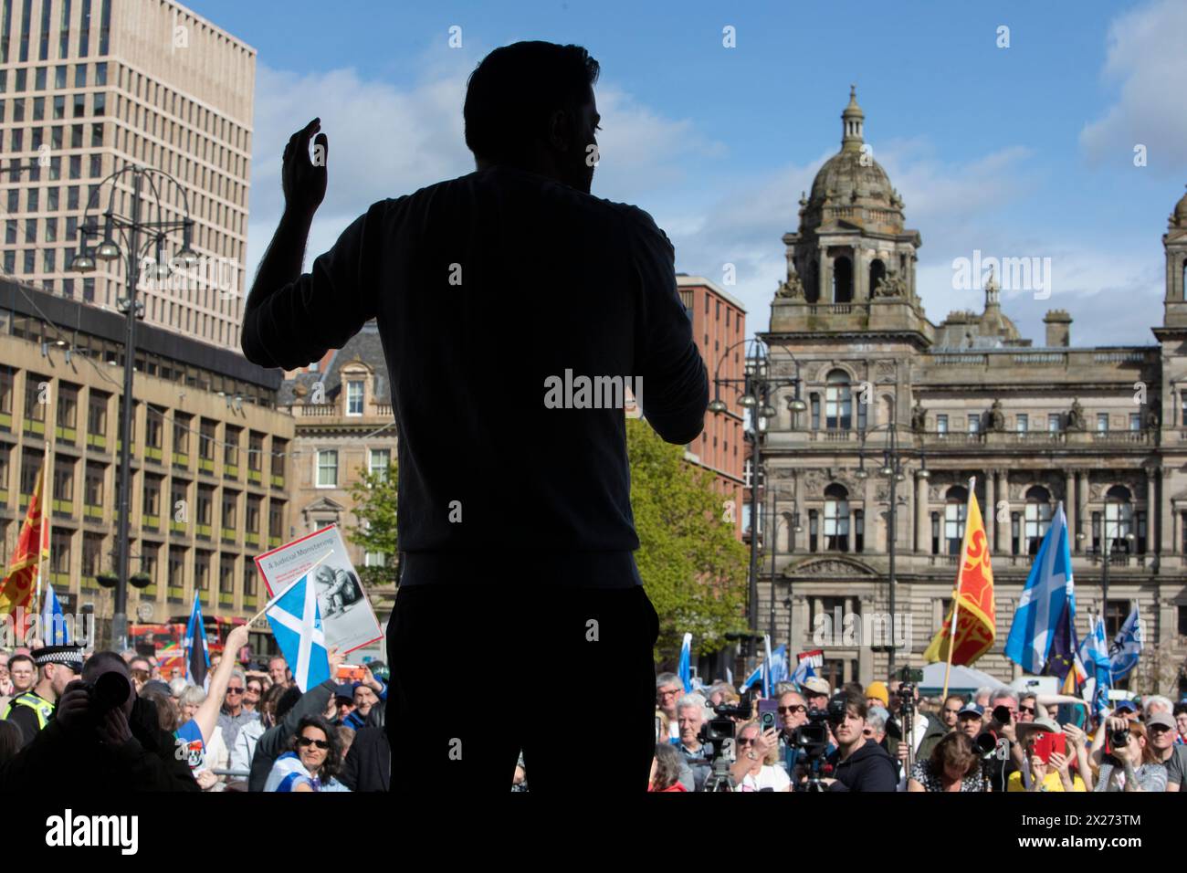 Glasgow, Schottland, 20. April 2024. Believe in Scotland Pro-Independence-Kundgebung mit dem Ersten Minister Humza Yousaf von der Scottish National Party am 20. April 2024 in Glasgow, Schottland. Quelle: Jeremy Sutton-Hibbert/ Alamy Live News. Stockfoto