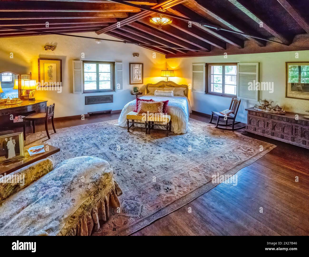 Schlafzimmer in El Retiro, was „Retreat“ bedeutet. Das Haus von Charles Austin Buck, einem Manager von Bethleham Steel, steht im National Registor of Historic Places Stockfoto