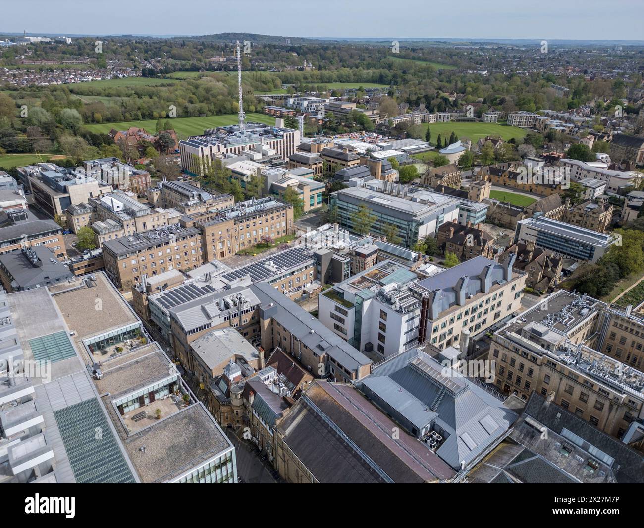 Luftaufnahme der Gebäude der wissenschaftlichen Abteilung der Universität Oxford, Großbritannien. Stockfoto