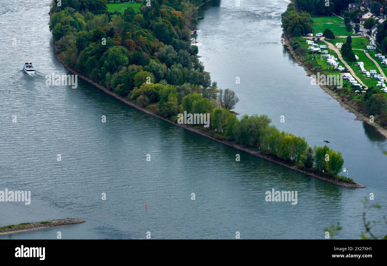 Luftansicht auf das Rheintal an einem bewölkten Herbsttag, Deutschland Stockfoto