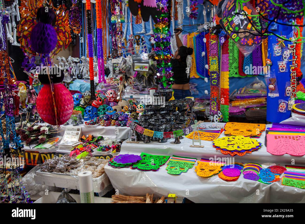 Tag der Toten Paraphenalia auf dem Jamaika-Markt in Mexiko-Stadt, Mexiko Stockfoto
